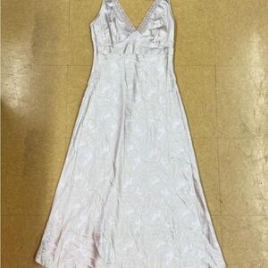 Jones New York White Sleeveless Plunge Maxi Dress